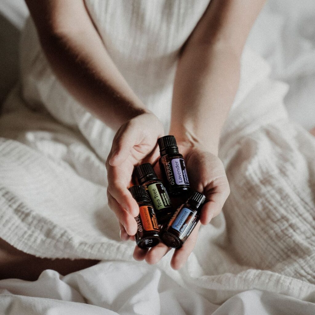 The Essential Midwife Essential Oils for Pregnancy, Birth and Babies